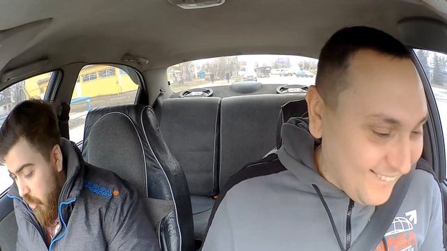 Яндекс такси Харьков пассажир платит 100 грамм за поездку ТАКСИСТ УЧИТ НЕМЕЦКИЙ ЯЗЫК С ИНДУСОМ смотреть онлайн