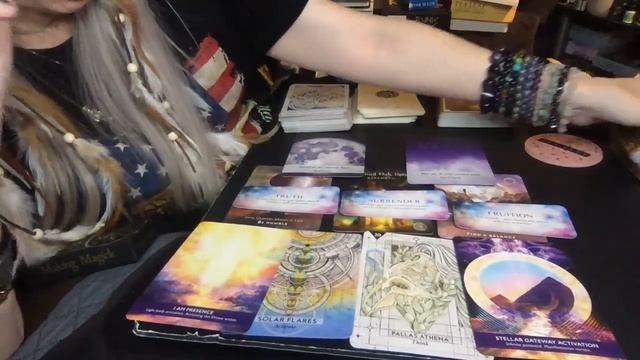 Full Moon Oracle reading for the collective смотреть онлайн