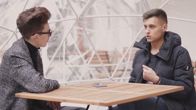 ПРАГА | предпринимательство, наука, творчество и бездомные смотреть онлайн