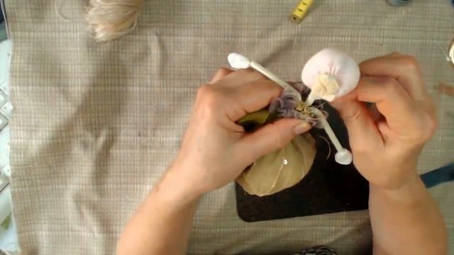 Muñeca de trapo. Como hacer muñeca de alambre y flores . Muñeca de tela. Как сделать куклу из ткани смотреть онлайн