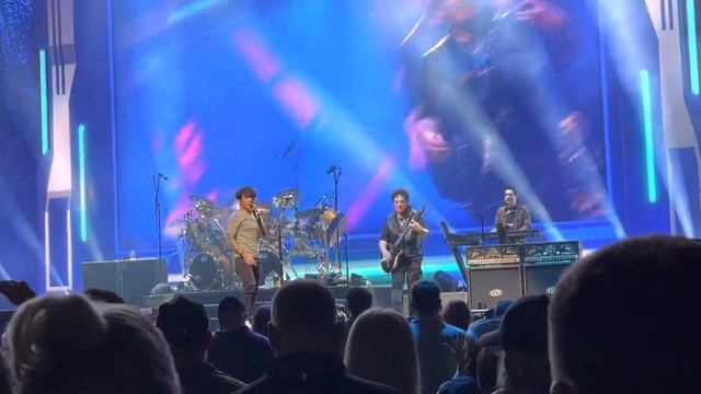 Journey - Separate Ways (Worlds Apart) (Live in Ottawa 3/13/23) смотреть онлайн