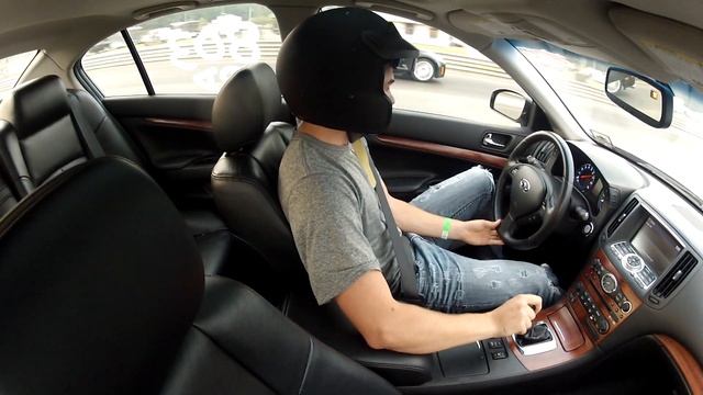 2005 Nissan 350z vs Infiniti 2007 G35x sedan смотреть онлайн