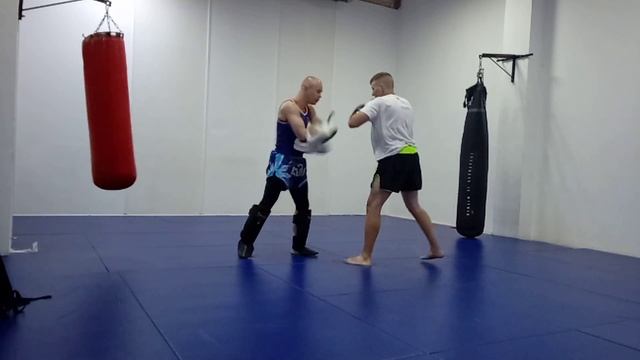 ArnoldGYM. Щëлково. #muaythai #myaithai #тайскийбокс #муайтай #gym #sport #щелково смотреть онлайн