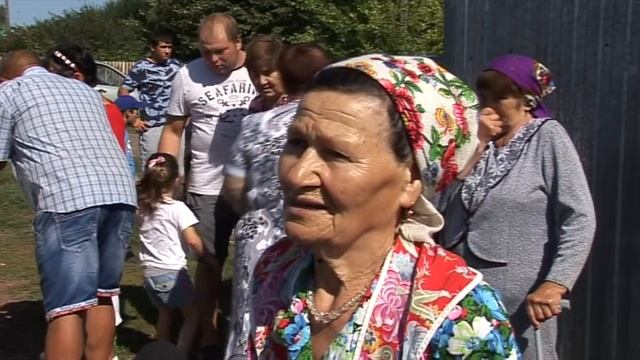 На 100-летний юбилей бабушке подарили автомобиль смотреть онлайн
