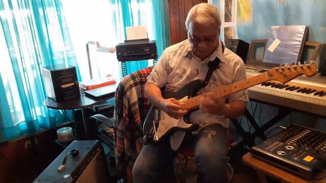 Spanish Eyes..instrumental/Key of G..open chords смотреть онлайн