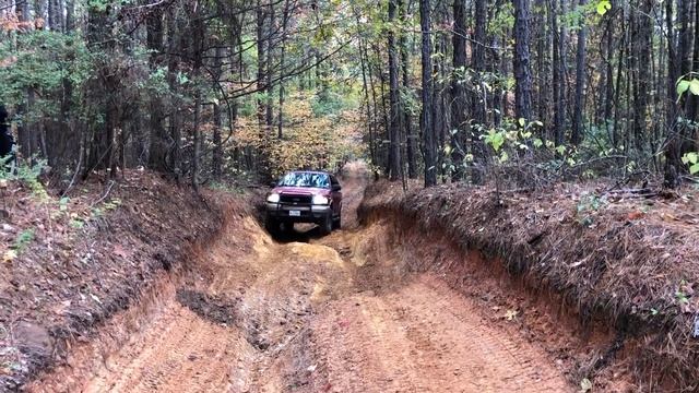 Ford Expedition obstacle 1 at Barnwell Mountain смотреть онлайн