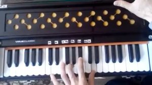 Мелодия на физгармонии киртан аккорды. Harmonium chords tutorial Hare Krishna melody