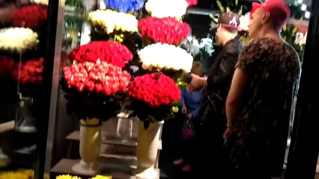 Цветочный базар в центре Риги смотреть онлайн