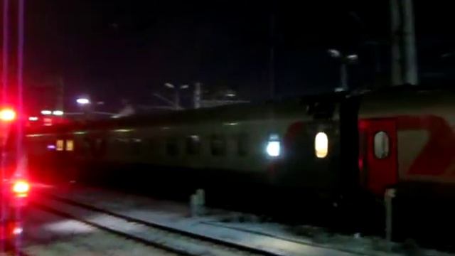 ЧС7-245 с поездом № 57 отправляется с Курского вокзала Москвы смотреть онлайн