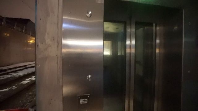 Sweden, Stockholm, Solna Tram Station, S.M.W. elevator - going up смотреть онлайн
