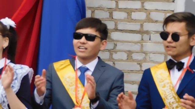 Финальная песня "Я ухожу красиво" выпускники 2021 года смотреть онлайн