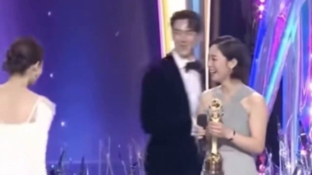 Снова взорвали весь интернет Сон Джун Ки и Чон Ё Бин смотреть онлайн