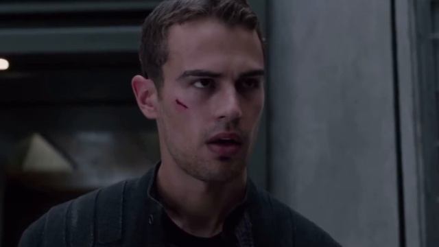 Strange - Divergent Four and Tris Edit смотреть онлайн