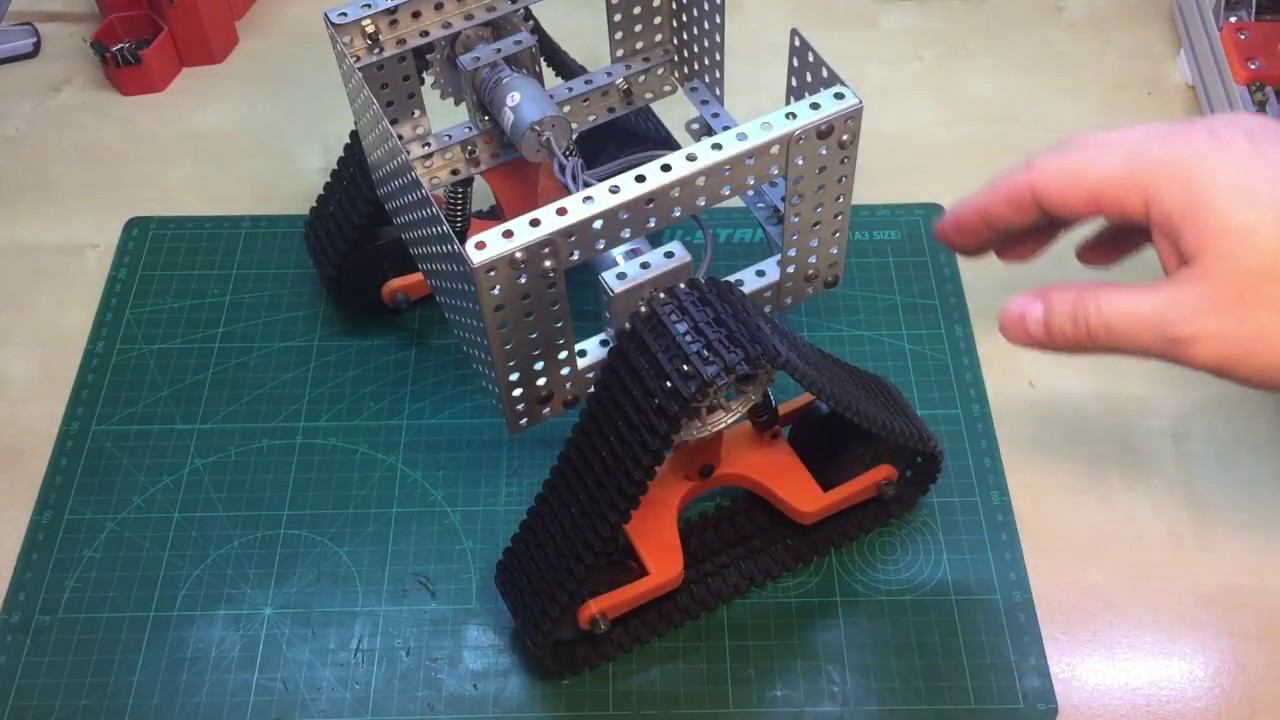 Уроки Fusion 360 - 3D моделирование шасси робота. Fusion 360 Tutorial: How to Model WALL-E смотреть онлайн