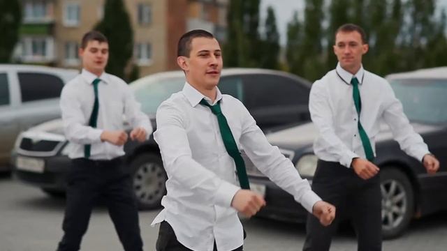 Ребята зажигают! Самый крутой корпоративный танец. флешмоб смотреть онлайн