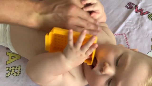 Детский массаж, комплекс упражнений с 4 месяцев до 6 месяцев смотреть онлайн
