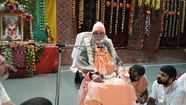 Ш.Бхакти Вигьяна Бхарати Махарадж. Лекция. Вриндаван, 08.11.2016 г. Часть 1. смотреть онлайн