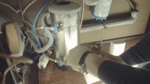 Видео инструкция по регенерации водоумягчителя от компании Кофейная история.