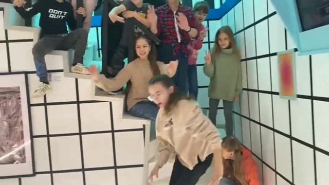 ✨Рекламная съёмка/модель/перевернутый дом/первая съёмка смотреть онлайн