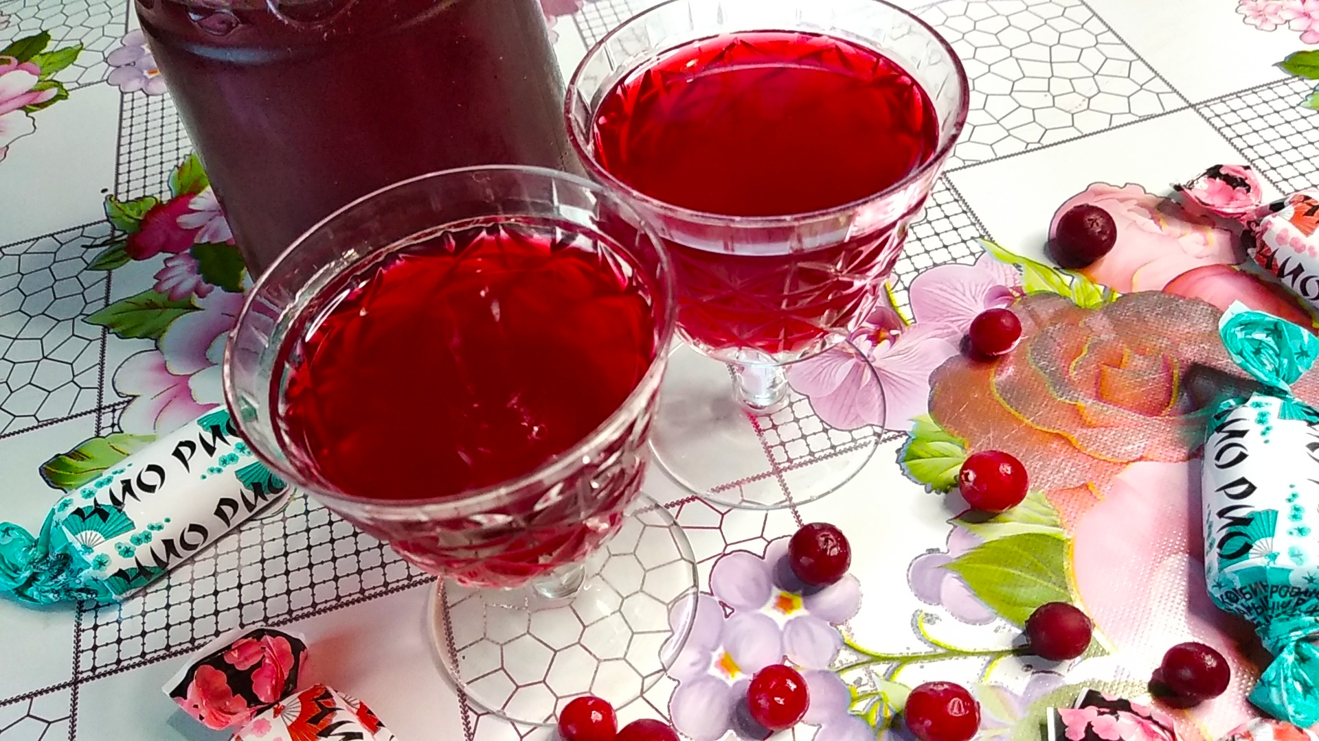 Ликёр "КЛЮКВЕННЫЙ" к НОВОМУ ГОДУ. В нём сохранены все витамины, которыми так богата клюква! смотреть онлайн