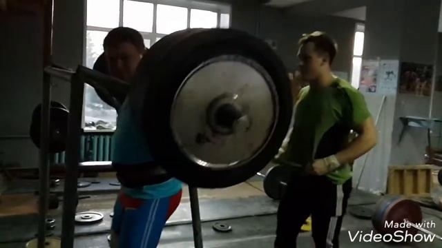 Приседание со штангой - 230 смотреть онлайн
