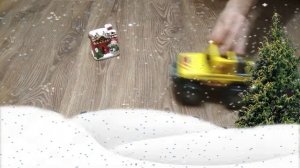 Малышу собирают подарки под елочку на Новый год Синий Трактор, Трактор Гоша и все друзья