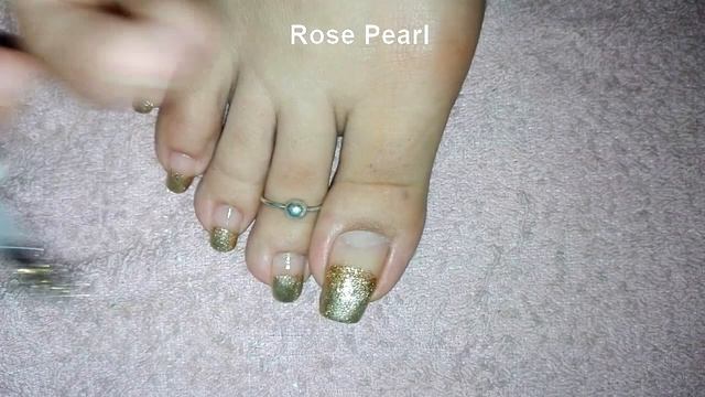 Gold Glitter French Pedicure Nail Art- Glitter Gradient Toe Nail Art Tutorial | Rose Pearl смотреть онлайн