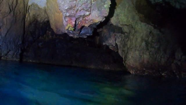 Snorkeling sea caves at South West coast - in Malta смотреть онлайн