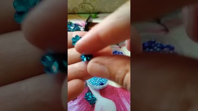 Бисероплетение.Обзор материалов для незабудок из бисера и паеток. смотреть онлайн