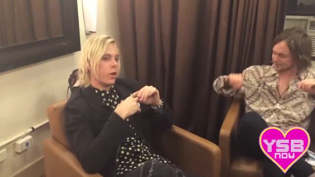 R5 Talk About Why They Don't Like Their Tour Bus смотреть онлайн