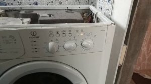 Indesit WISL 103 при включении машинки, срабатывает блокиров...