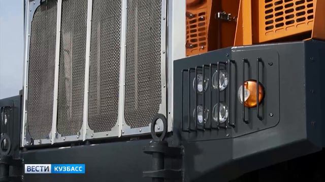В компании ЗАО "Стройсервис" тестируют первый российский карьерный автосамосвал Тонар смотреть онлайн
