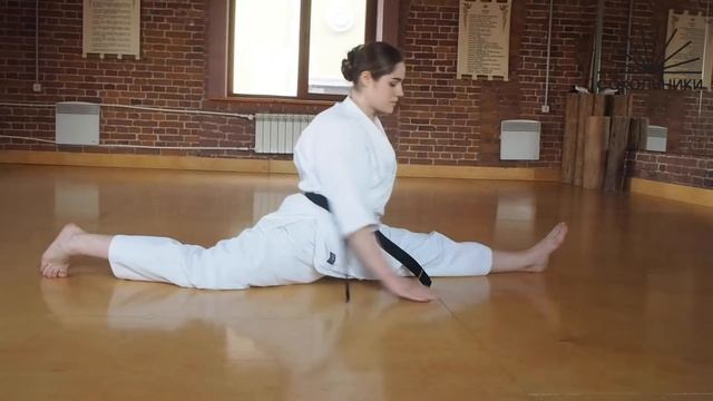 Тренировки по Киокушинкай с парком «Сокольники» — техника правильной растяжки перед тренировкой смотреть онлайн