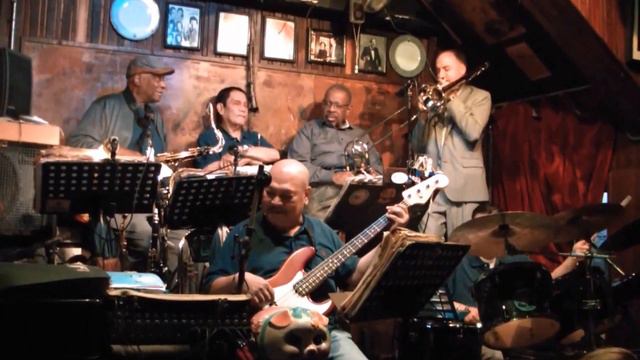 Watermelon Man - Fred Wesley Trombone & Ernie Fields Jnr Jam With The China Coast Jazzmen смотреть онлайн