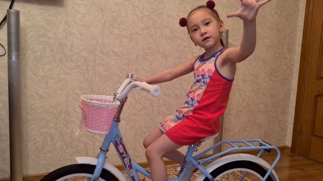 Что в коробке????Подарок велосипед?!!! Велосипед ХОЛОДНОЕ СЕРДЦЕ!!! ХОЛОДНОЕ СЕРДЦЕ/ Анна/ Эльза смотреть онлайн