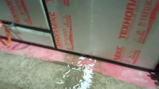 Двух секционные подъёмные ворота. Метель, проникает ли снег без уплотнителей.