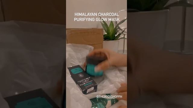 The Body Shop Himalayan Charcoal Purifying Mask and Night Peel | UNBOXING смотреть онлайн