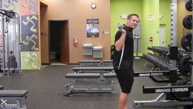 Rowlett Fitness Revolution | Rowlett Personal Trainer | Walking Lunges in a Tight Space смотреть онлайн