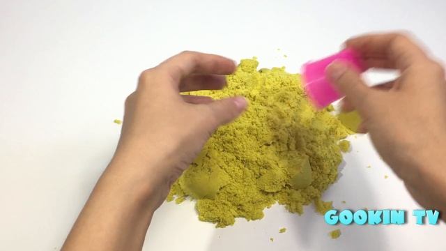 Открываем сюрпризы и ищем игрушки из мультиков. Open surprises and looking for toys from cartoons. смотреть онлайн
