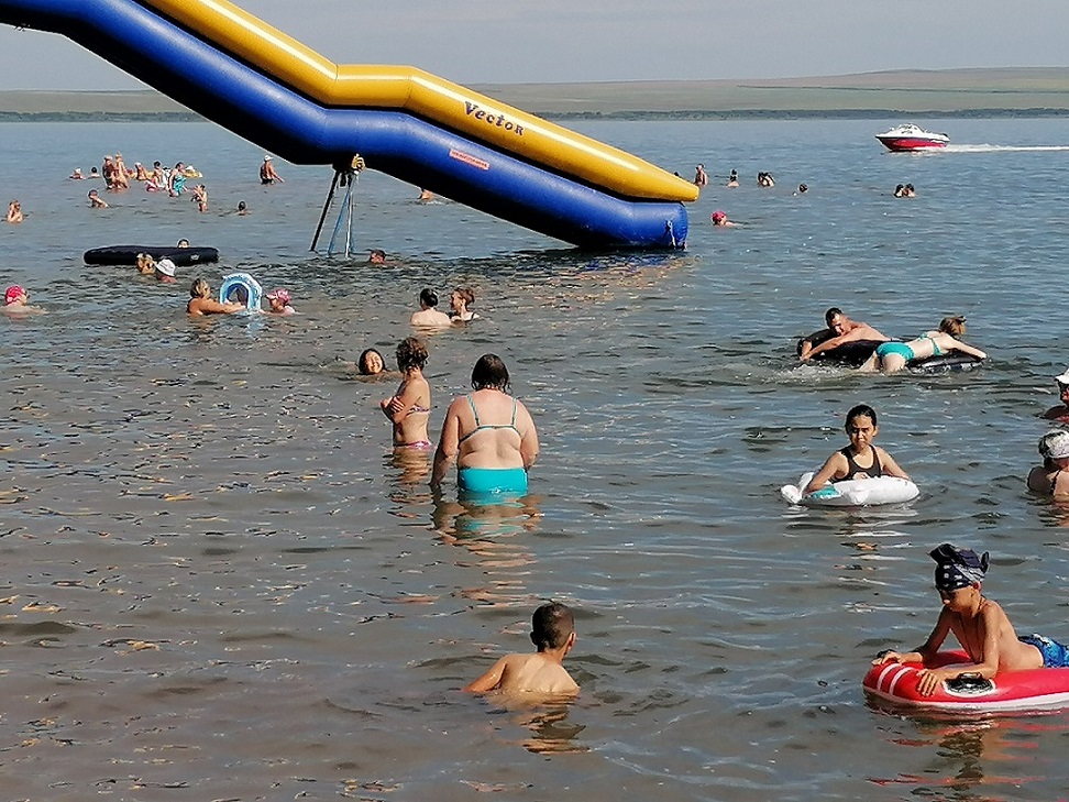 Пляж озера Шира. Просто прогулка по берегу. смотреть онлайн