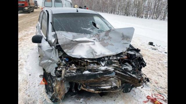 В Саратовской области столкнулись Hyundai Getz и ВАЗ-2112 смотреть онлайн