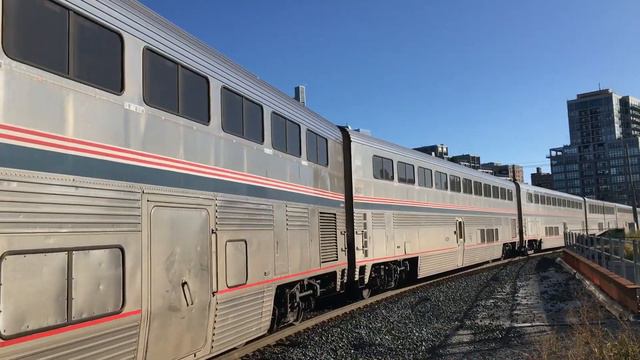Amtrak P42DC#160( Pepsi Can Heritage Unit) Leads the City of New Orleans into Chicago. смотреть онлайн