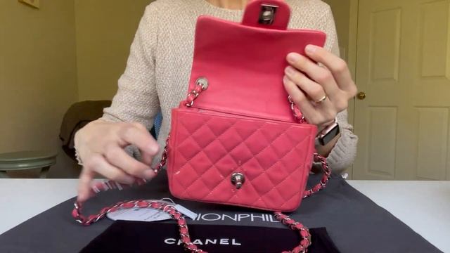 CHANEL Patent Mini Square Flap Bag Review, What Fits and Mod (Body) Shots смотреть онлайн