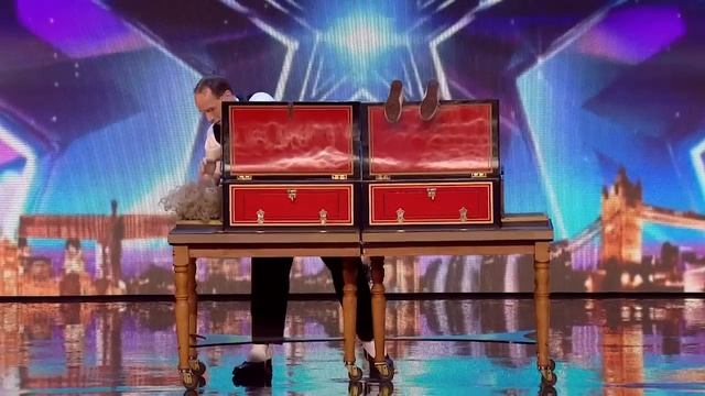 Alesha Dixon Presses Her RED BUZZER Too Soon For This Comedic Magician! смотреть онлайн