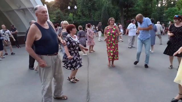МНЕ СУДЬБА ПОДАРИТ, СВОЙ ОТ СЧАСТЬЯ КЛЮЧ! ТАНЦЫ ХАРЬКОВ СЧАСТЛИВЫЕ МОМЕНТЫ смотреть онлайн