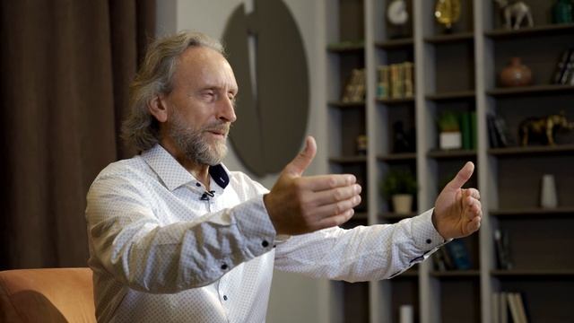 Что такое Йога? Стоит ли заниматься Йогой? Почему Йога меняет жизнь человека? Валерий Синельников смотреть онлайн