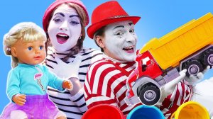 Красивые куклы и машинки игры онлайн - БЕБИ БОН или Грузовик? Лучшие игрушки для детей! Видео куклы