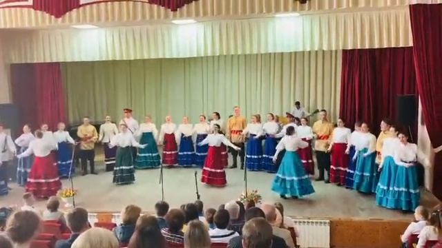 Вдоль по улице широкой — русская народная песня смотреть онлайн