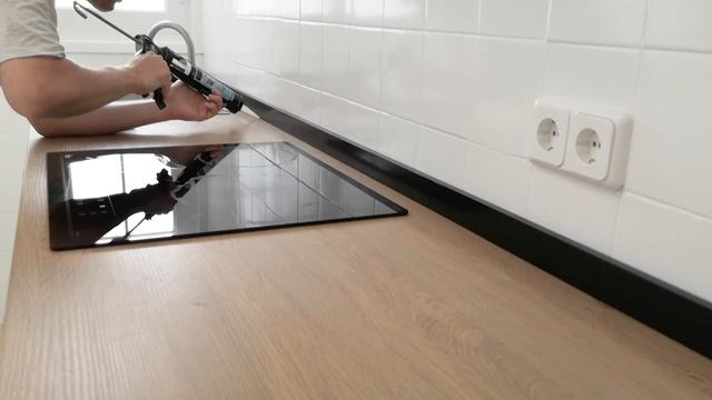 Монтаж кухонного гарнитура из Икеи КНОКСХУЛЬТ. Комбинация из нескольких частей длинной 3 метра. смотреть онлайн