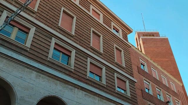 Красота исторического центра Имола город Романьи, прогулка по центру города. ИТАЛИЯ. смотреть онлайн